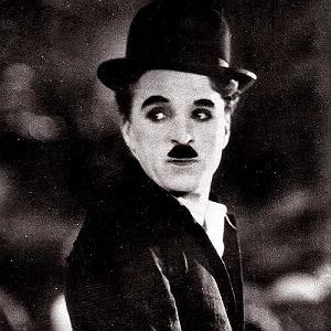 چارلی به روایت چاپلین یا The Essential Film Music Collection - Charlie Chaplin بخش دوم چارلی چاپلین عصر (آواز Smile در فیلم Modern Times)
