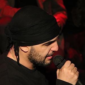 با جز به خواب برو با هر که نشستم به جز آن یار زیان بود