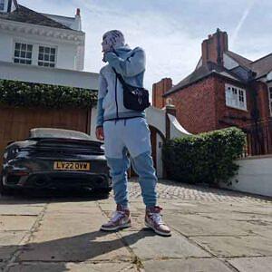 رادیو رادیو اکتیو از 021Kid کید (اینترو آلبوم گنگ شت زاخار)