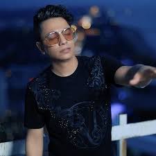 دانلود آهنگ جدید محسن ابراهیم زاده لحظه هام 